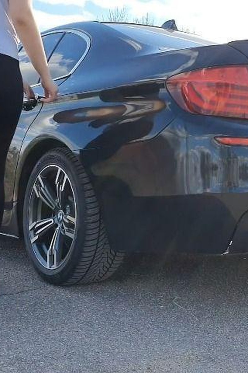 Bouncing Bmw - Screenshot 1 of 4 - Car