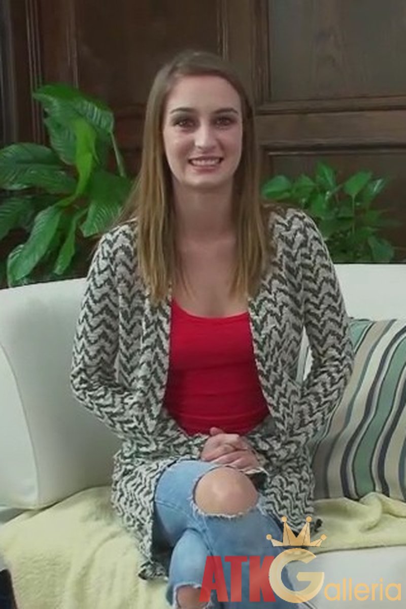 Maci Winslett - Interview - Screenshot 1 of 4 - Blond Hair