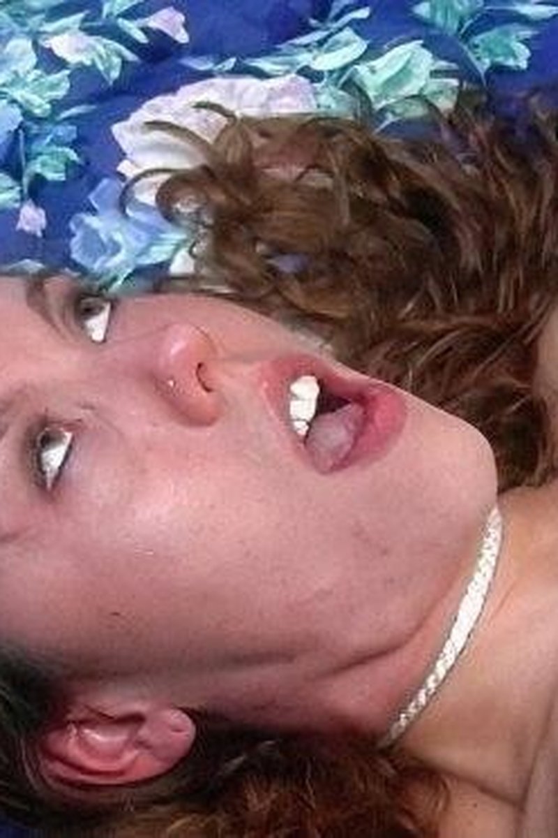 Really Strangle Her - Screenshot 1 of 4 - Asphyxiation