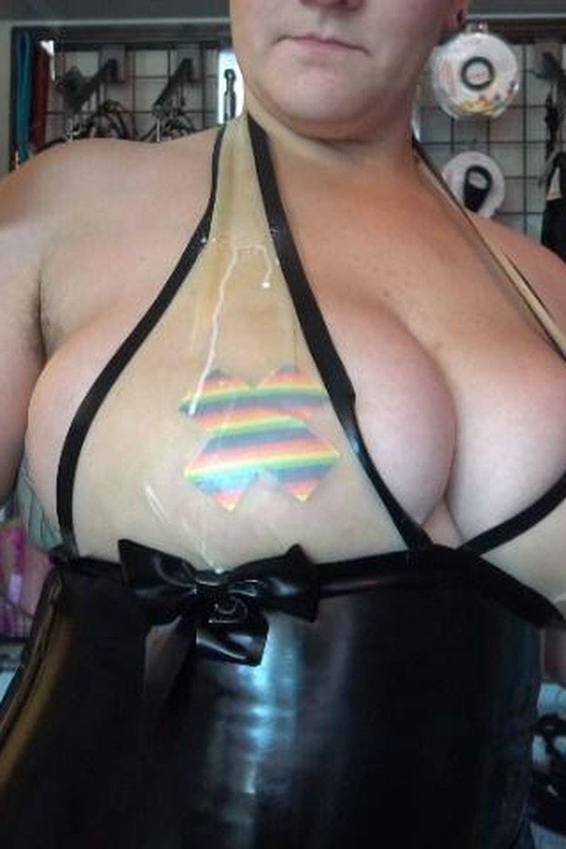 Latex Shine - Screenshot 1 of 4 - BBW