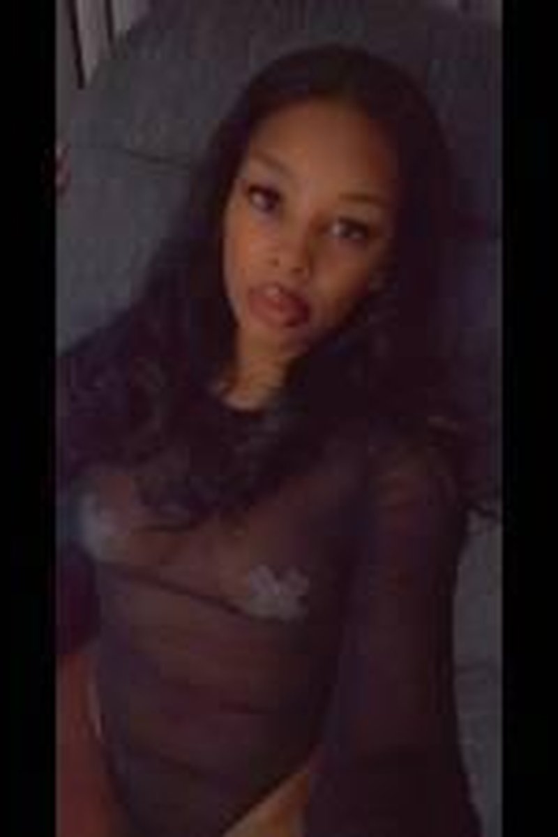 Pre Workout - Screenshot 1 of 4 - Breast Play