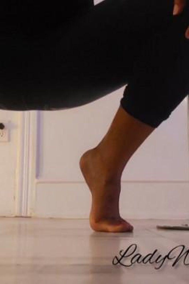Foot Training - Screenshot 1 of 4 - Black