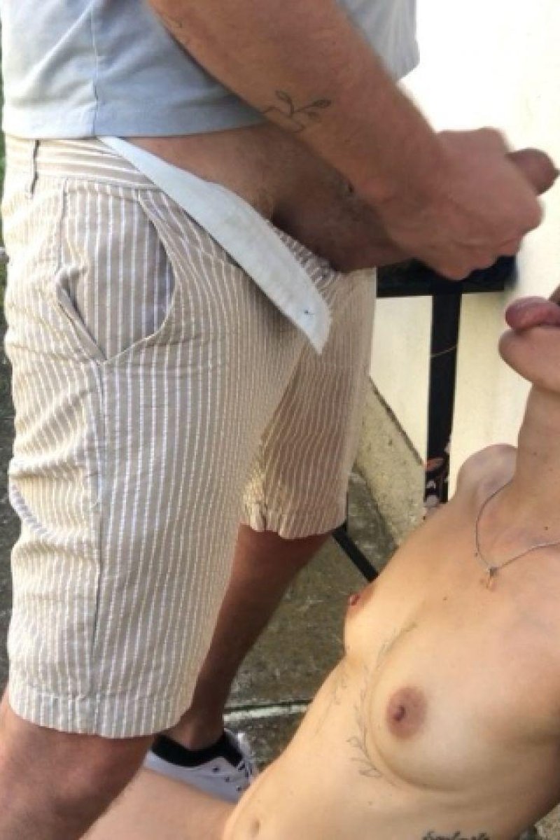 Outside 2 - Screenshot 1 of 4 - Cum In Mouth