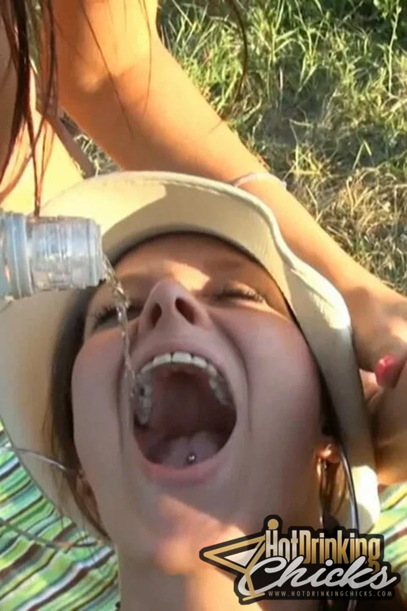 Andy & Iveta - Screenshot 1 of 4 - Drinking