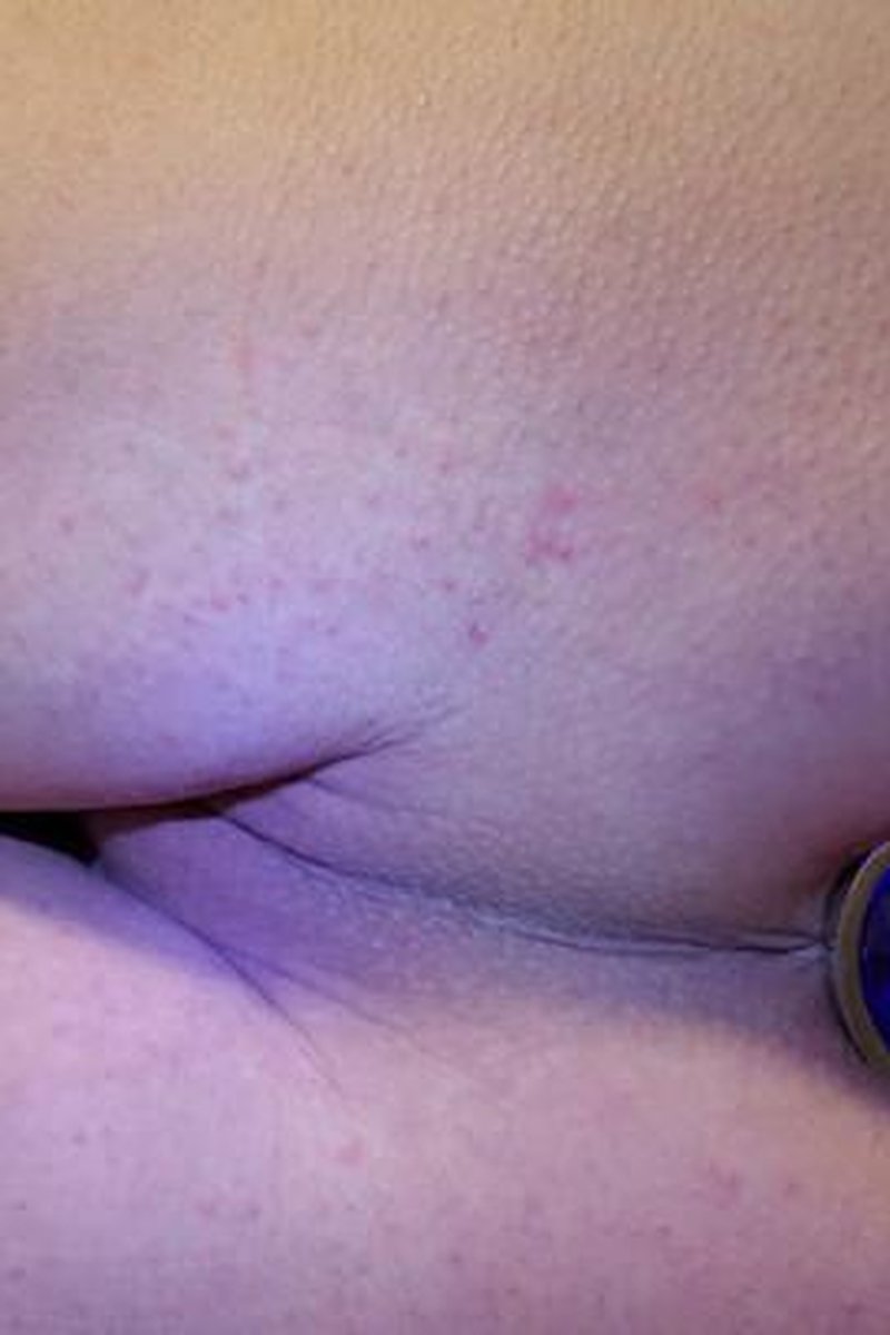 Butt Plug Tease - Screenshot 1 of 4 - Butt Plug