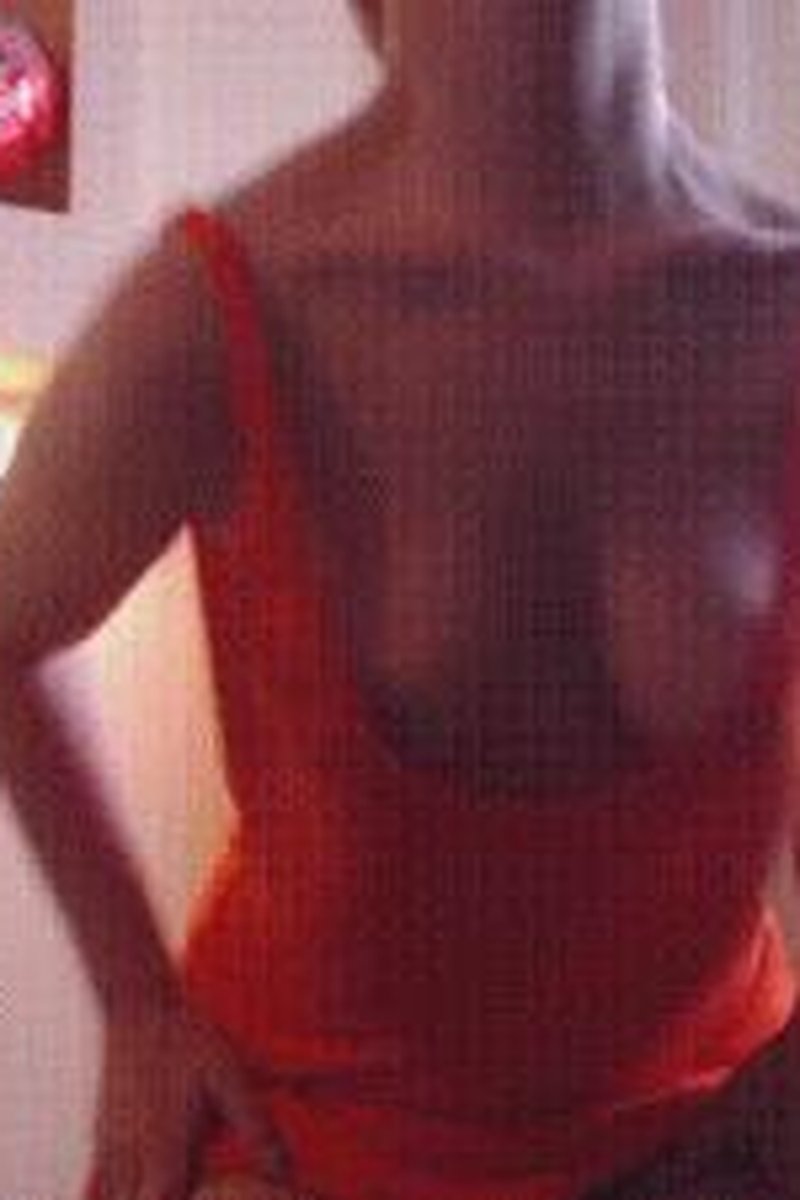 Sensual Striptease - Screenshot 1 of 4 - Babes
