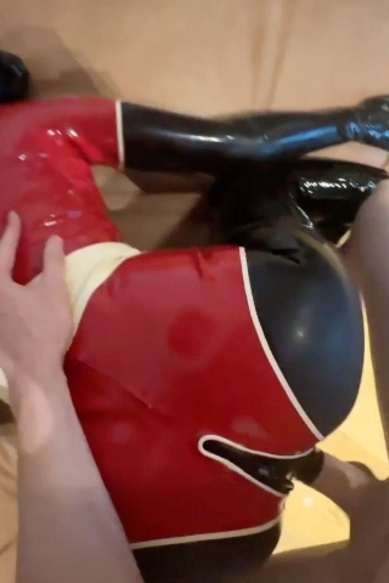 Latex Alien Probing - Screenshot 1 of 4 - All Sex