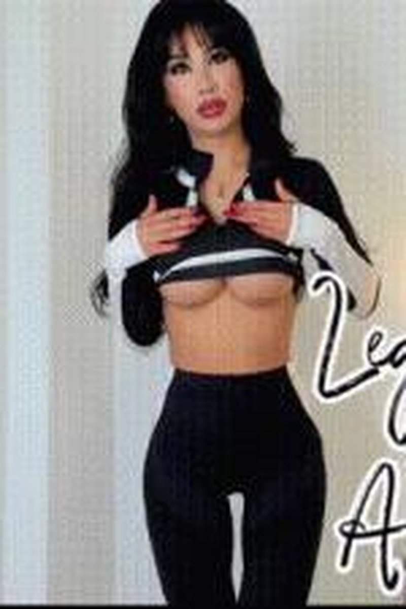 Legging Addicted! - Screenshot 1 of 4 - Cum Play