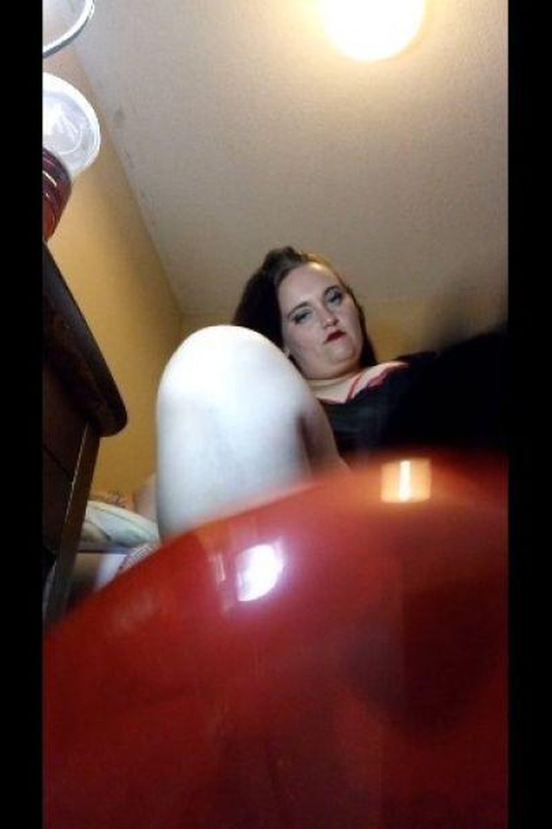 Balloon Play - Screenshot 1 of 4 - Balloon Fetish