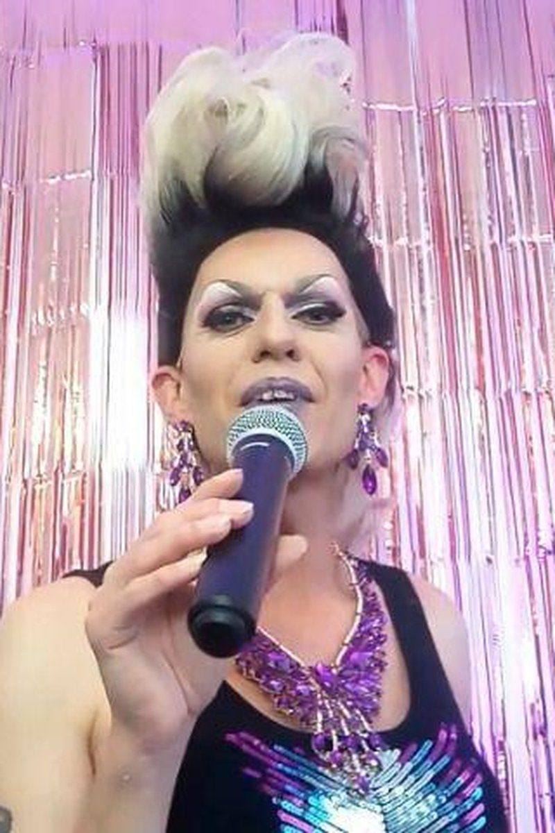 Sweet Transvestite Cover - Screenshot 1 of 4 - Dragqueen