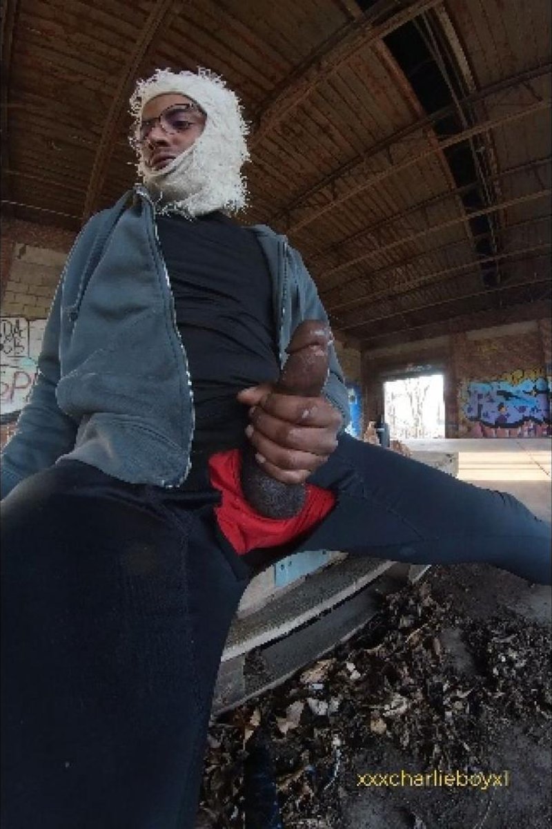 Empty Warehouse Means Empty Balls - Screenshot 1 of 4 - Big Dick
