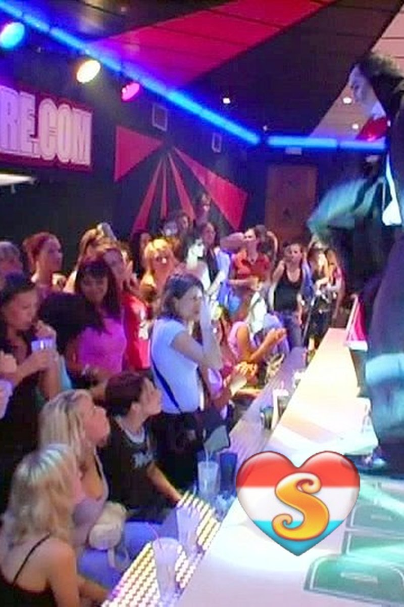 Walking Down the Runway... - Screenshot 1 of 4 - Amateur