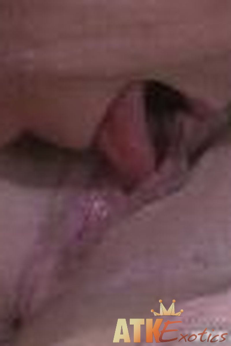 Vanessa - Action - Screenshot 1 of 4 - Vanessa Van016