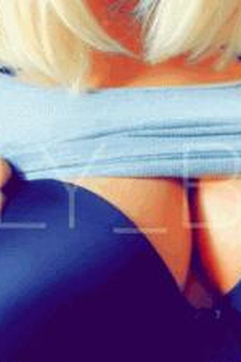 Taunting Tits - Screenshot 1 of 4 - BBW