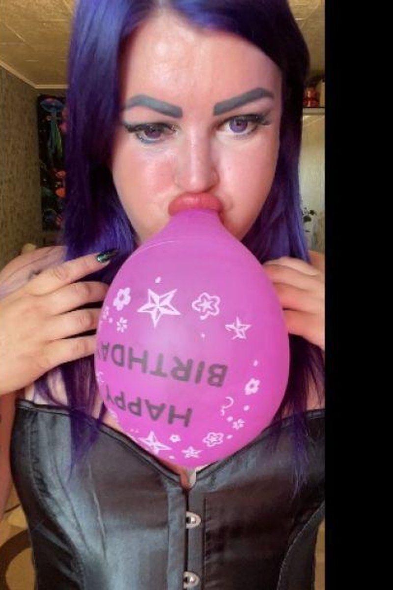 TP-manyvidsqueenofballoons-more-spit-in-balloon