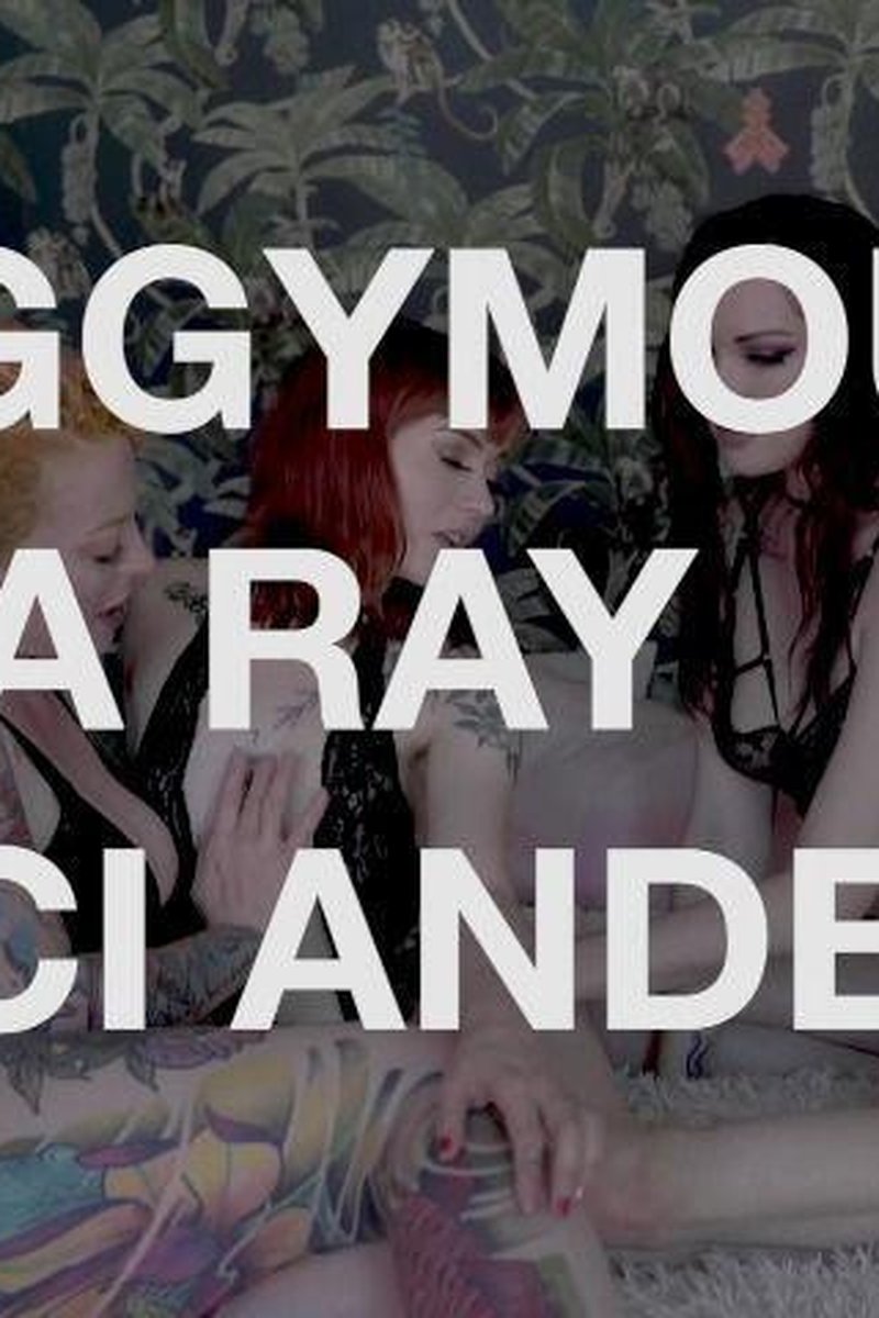 Three Girls Fuck - Screenshot 1 of 4 - Pussy Licking