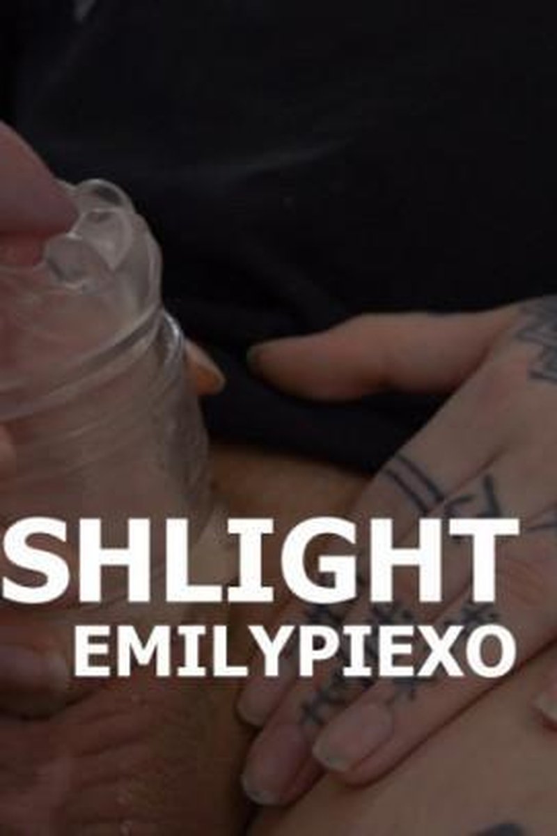 Fleshlight Fun - Screenshot 1 of 4 - Cumshot