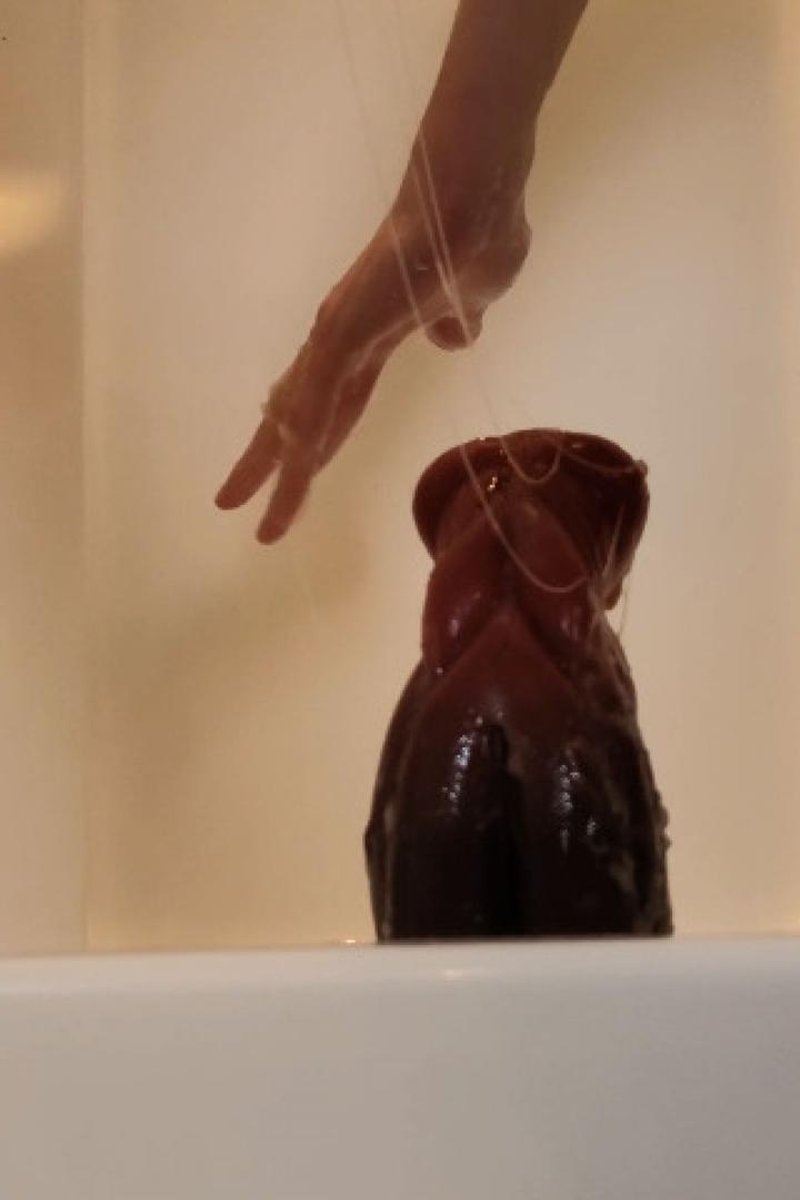 Huge Toy - Screenshot 1 of 4 - Gay