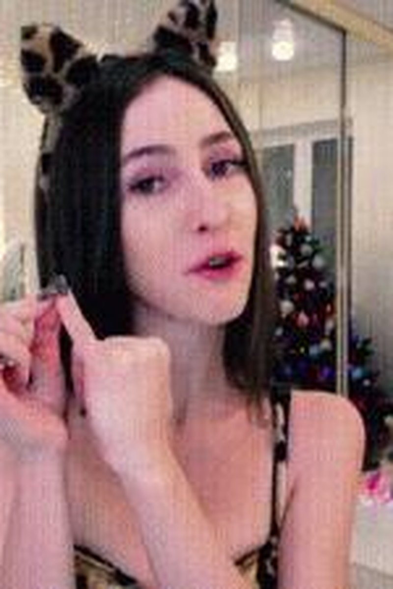 Small, Tiny Penis! - Screenshot 1 of 4 - Bitch