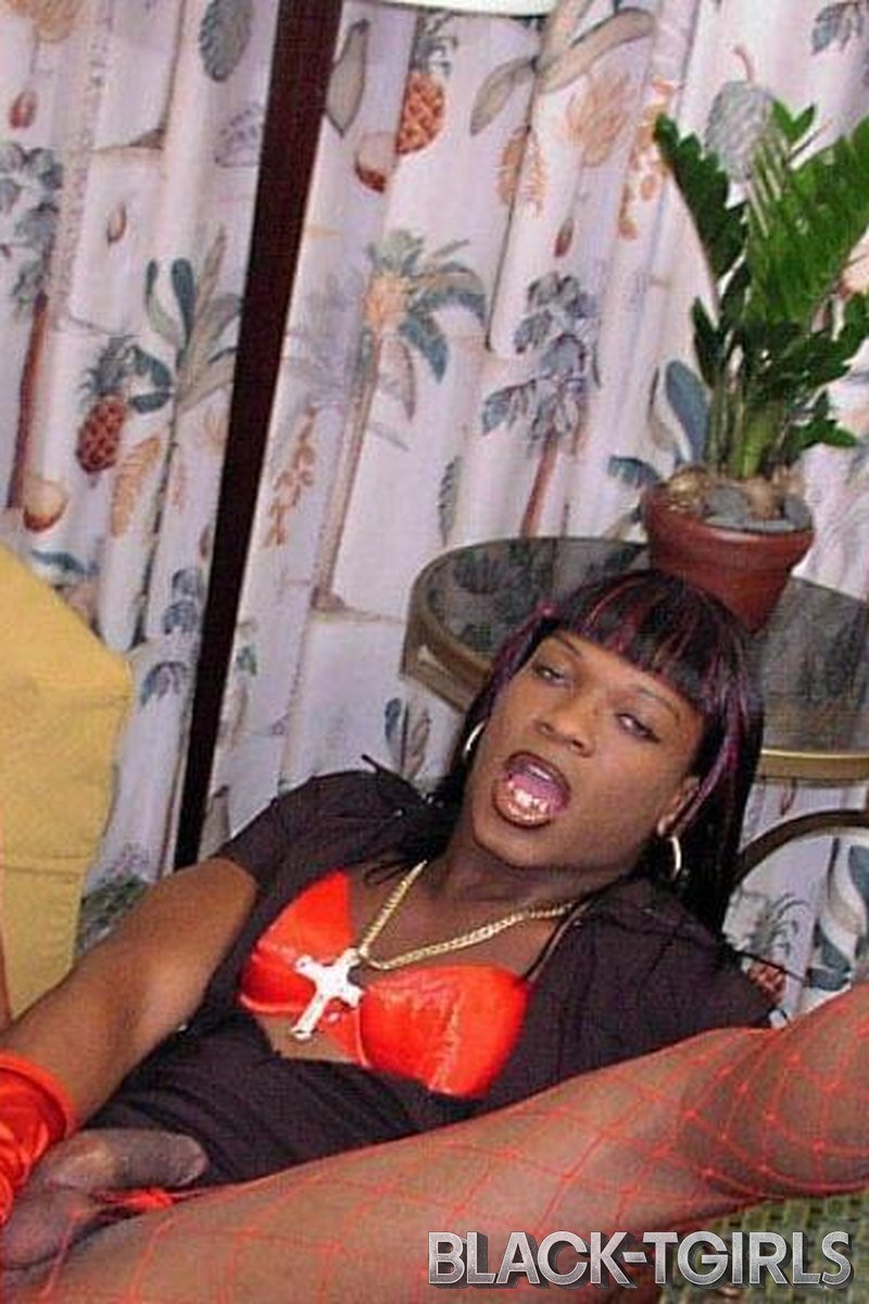 Latoya Spread Eagle - Screenshot 1 of 4 - Body - Slim