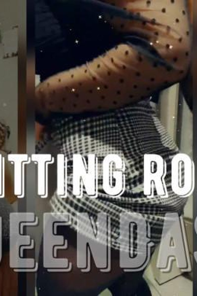 Fittingroom - Screenshot 1 of 4 - Big Tits