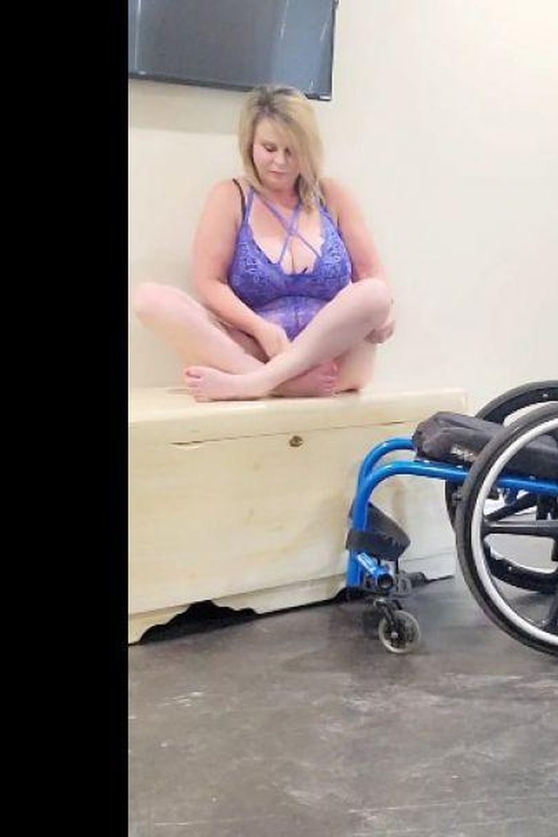 Transferring - Screenshot 1 of 4 - Big Tits