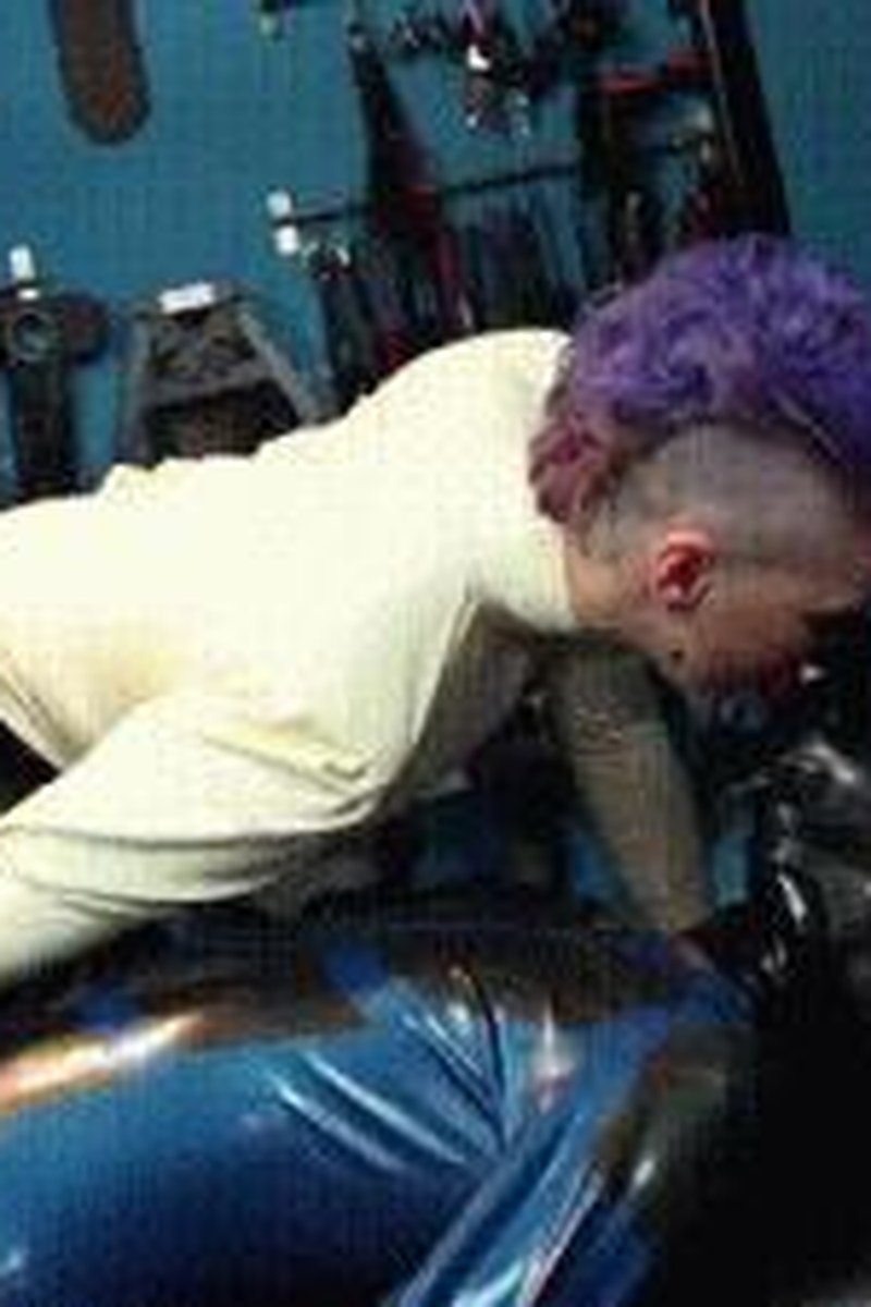 Gimpy Breathplay - Screenshot 1 of 4 - Choking