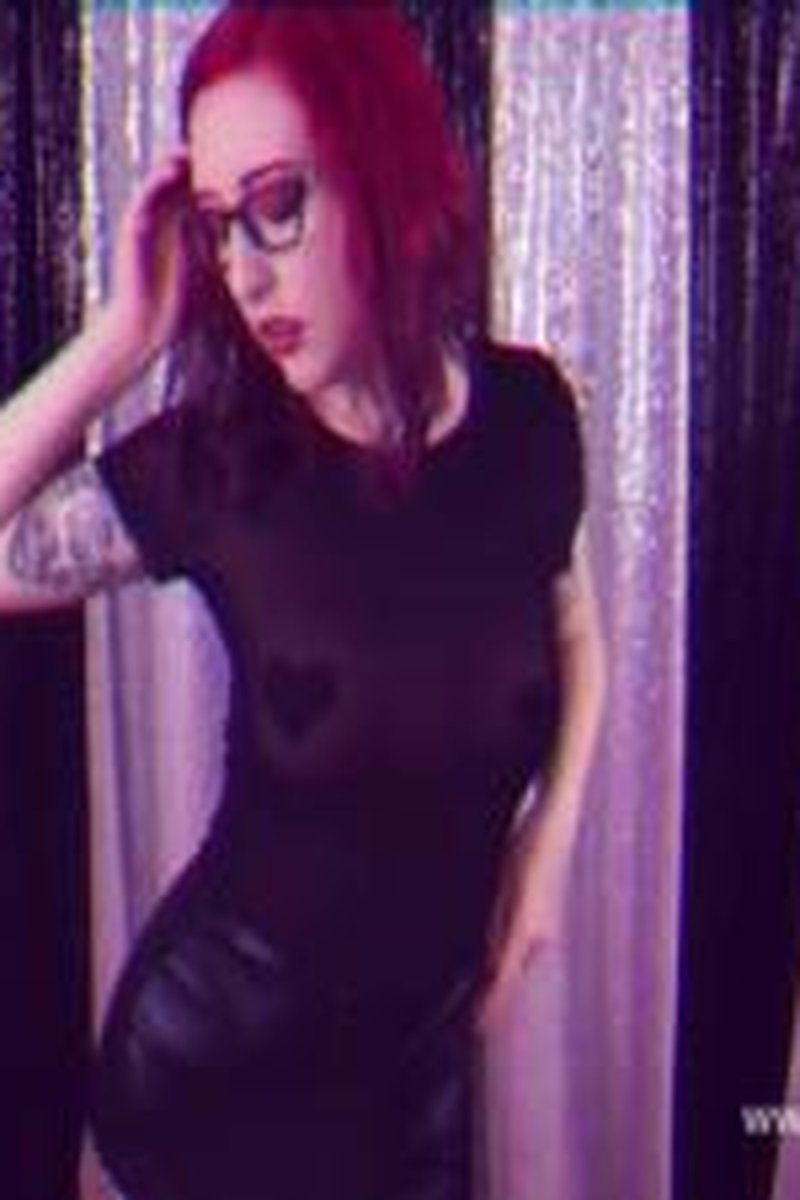 (Loser) Lovespell - Screenshot 1 of 4 - Captive