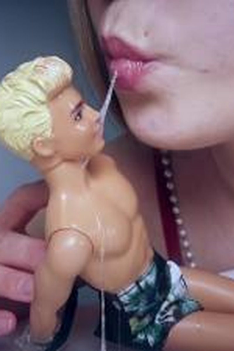 Tiny Man In Spit - Screenshot 1 of 4 - Fetish
