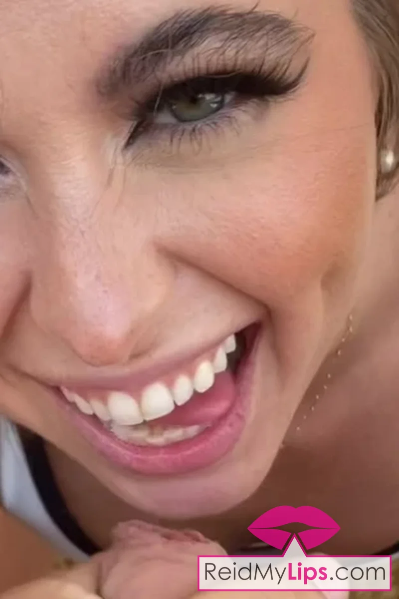 Cabana Boy - Screenshot 1 of 4 - Blowjob