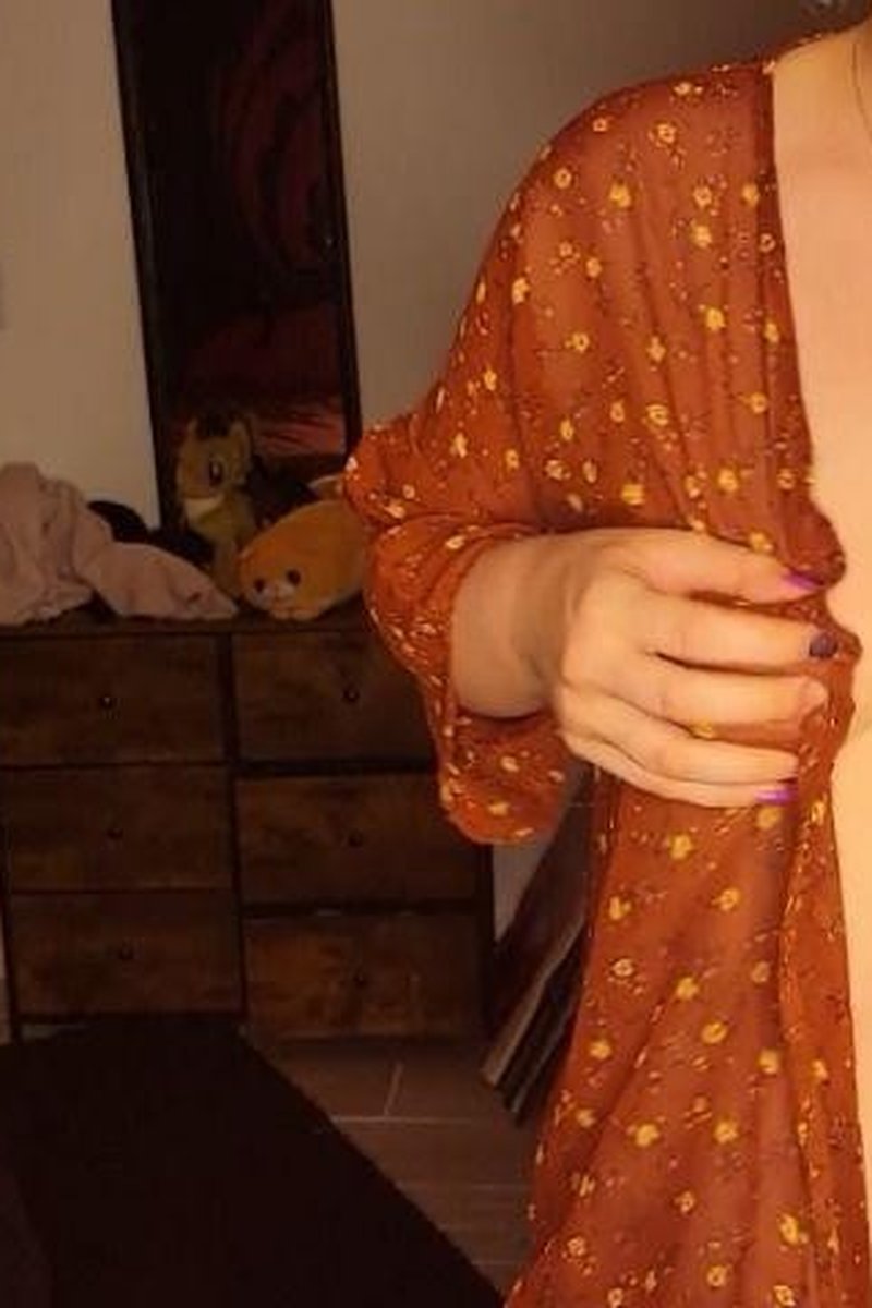 Strip Tease - Screenshot 1 of 4 - Blond Hair