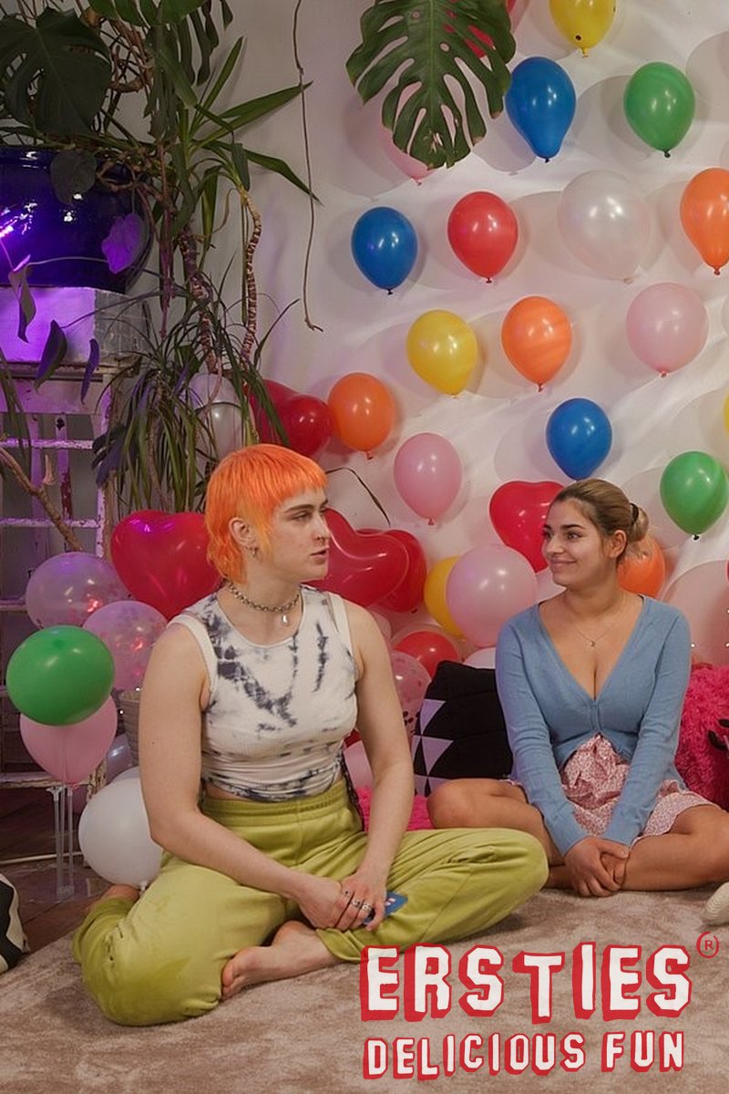 Interview - Screenshot 1 of 4 - European