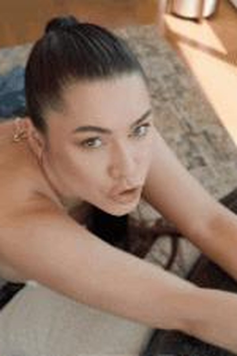 Tenant - Screenshot 1 of 4 - Asian