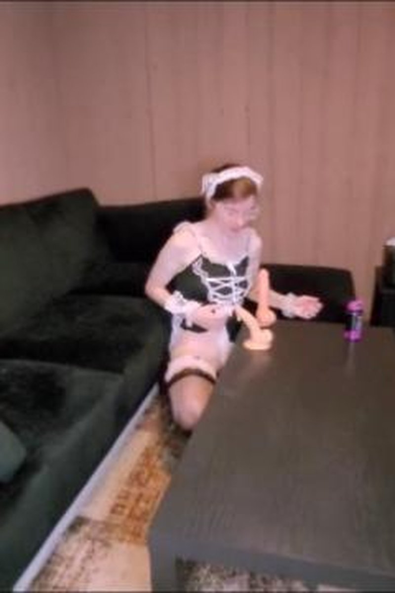 A Mess While Cleaning - Screenshot 1 of 4 - Amateur