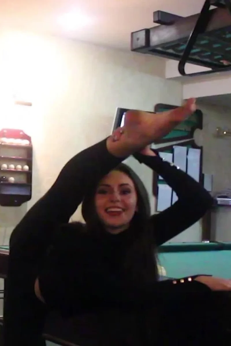 Flexibility on Pool Table - Screenshot 1 of 4 - Flexible