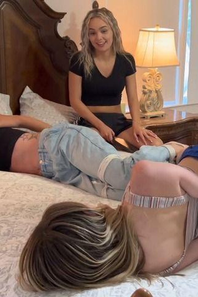 Step-Sisters Scammed - Screenshot 1 of 4 - Bondage