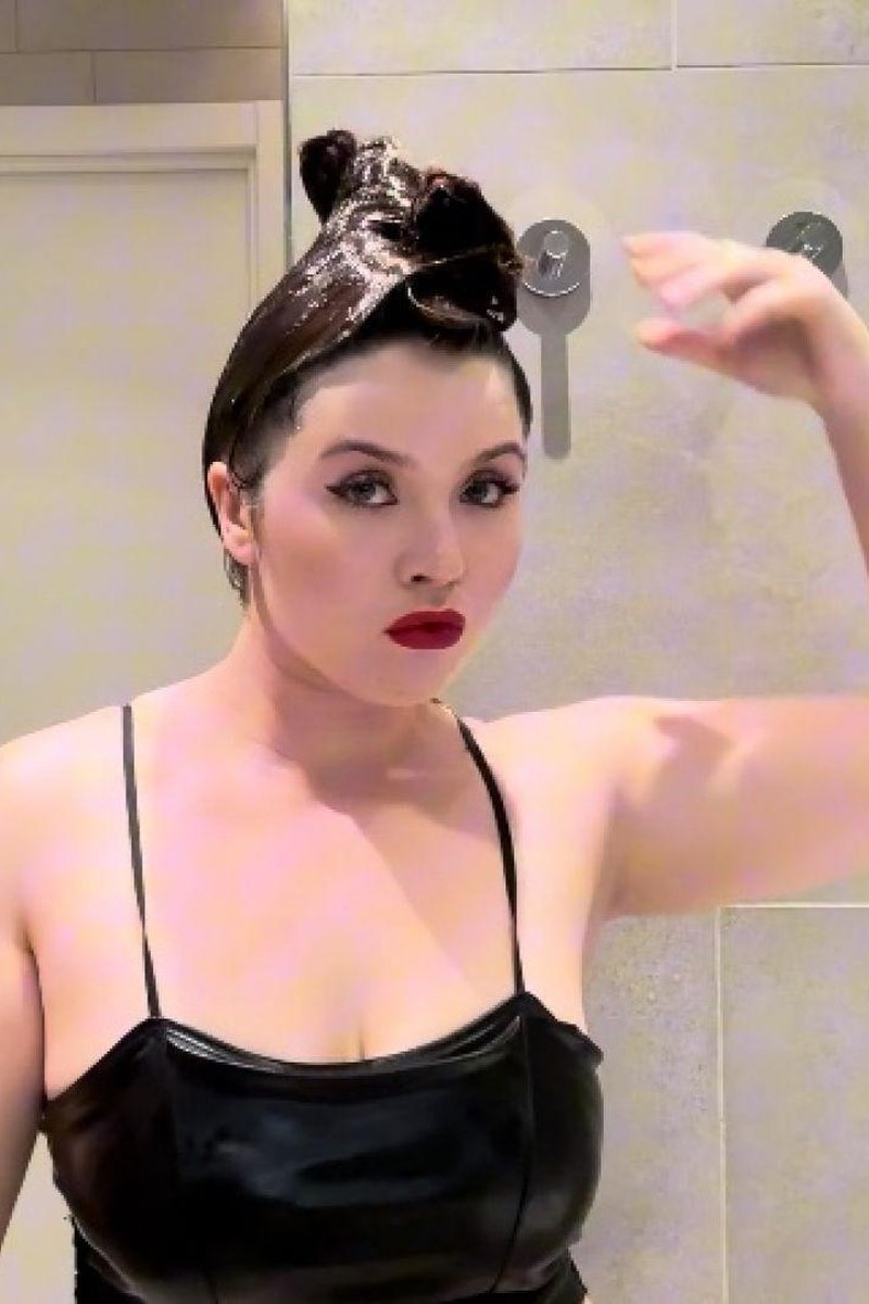 Long Haired Mohawk - Screenshot 1 of 4 - Brown Hair
