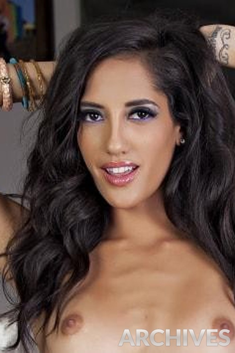 White Hot Fun - Screenshot 1 of 4 - Brown Hair