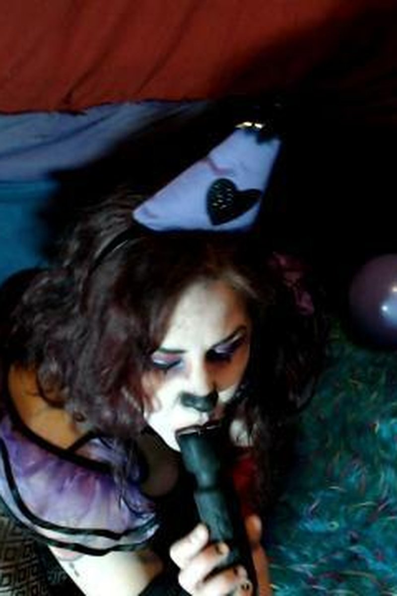 Carnal Clown - Screenshot 1 of 4 - Cosplay