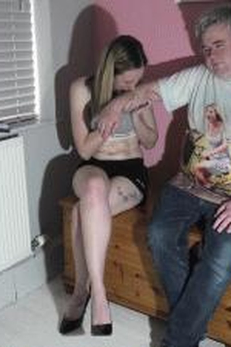 Bite Him Danielle - Screenshot 1 of 4 - Chewing