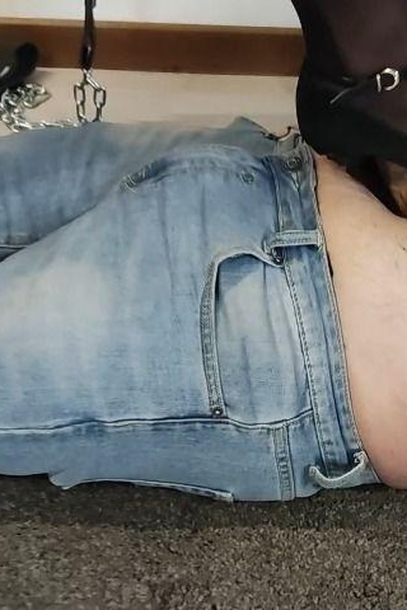 Trampling - Screenshot 1 of 4 - BDSM