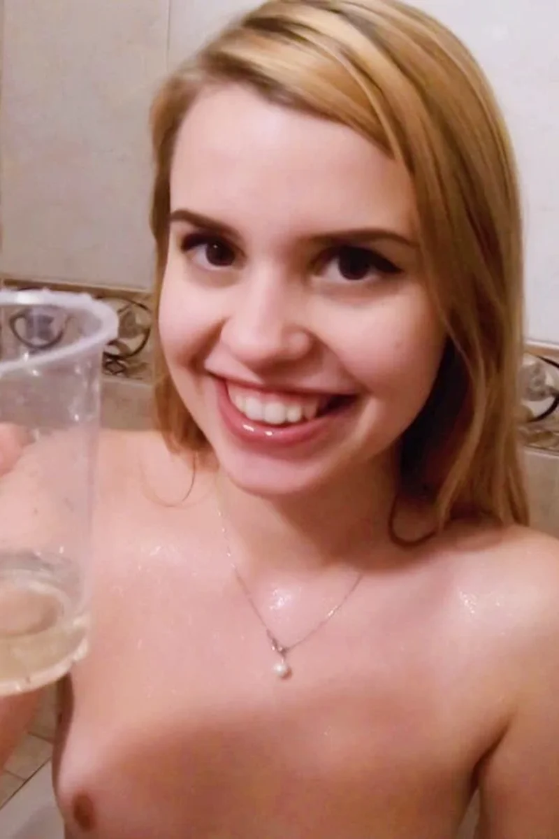 My First Time Drinking Pee! - Screenshot 1 of 4 - Cum Swallowing