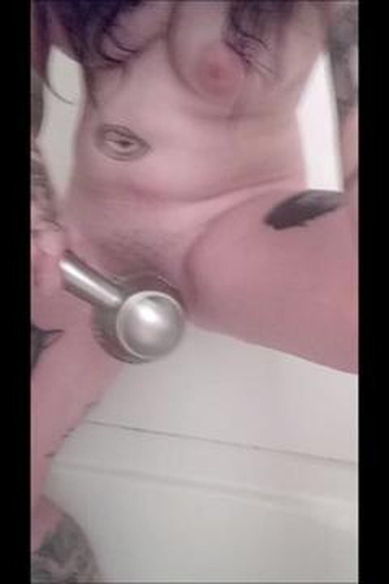 Welcome Home - Screenshot 1 of 4 - Big Tits