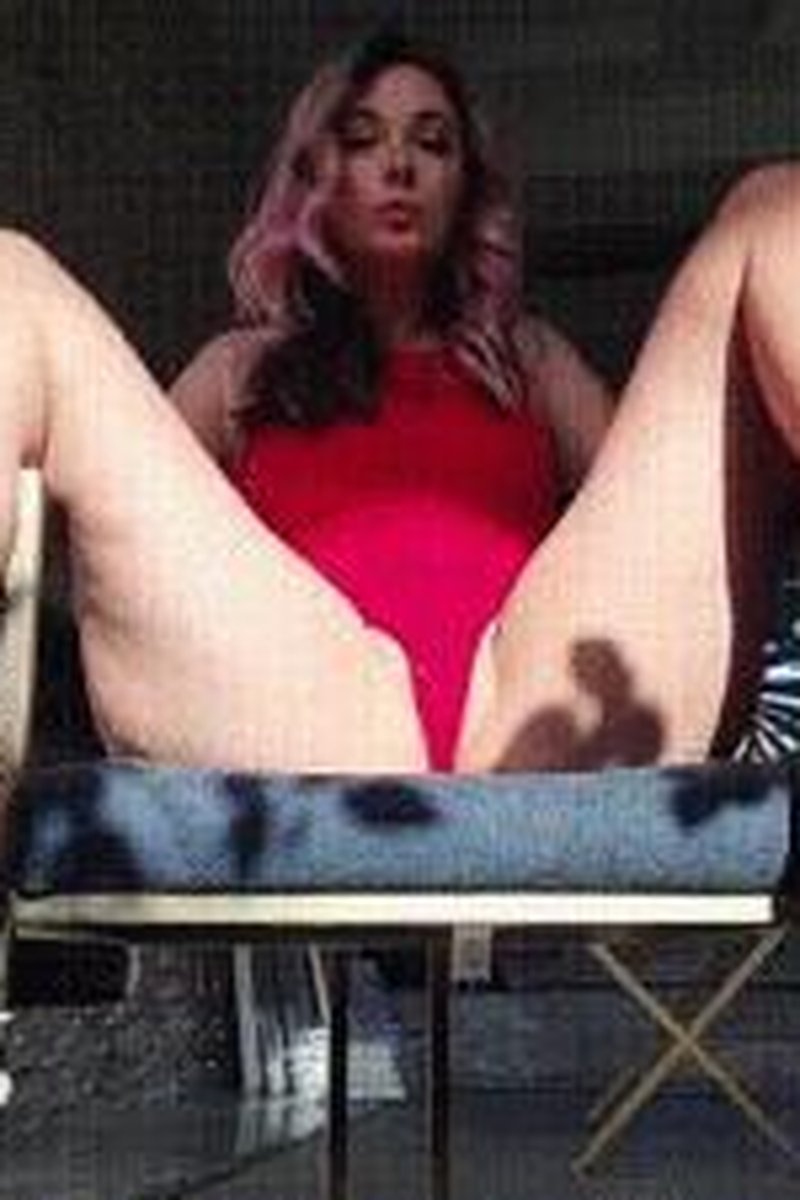 Vibing - Screenshot 1 of 4 - Masturbation