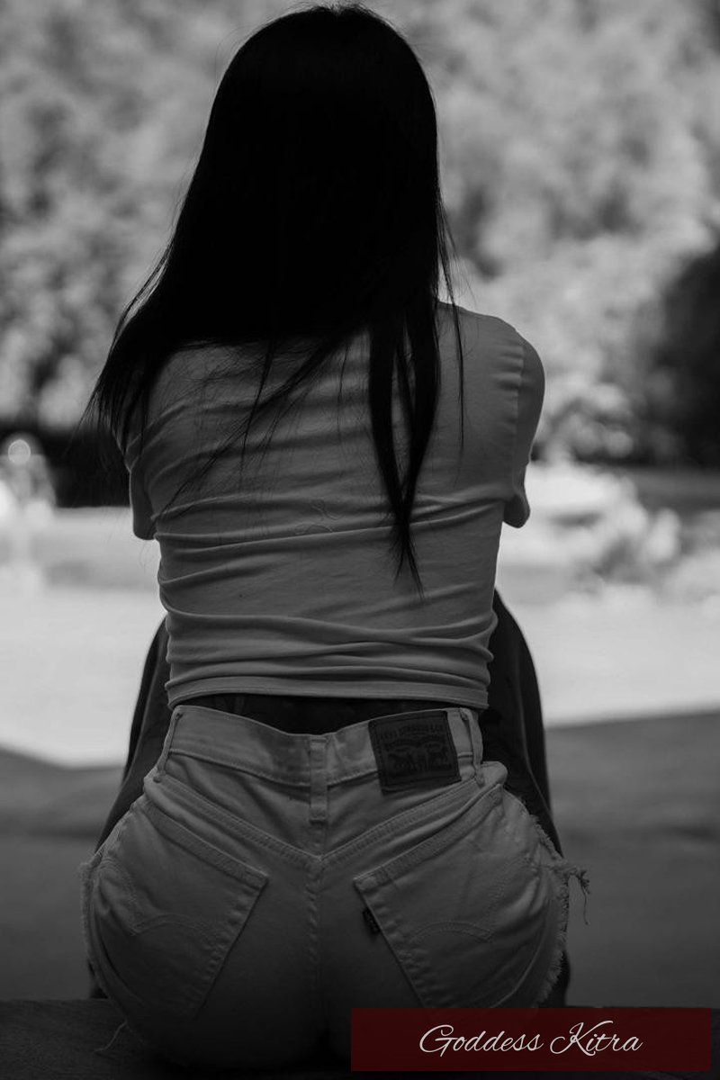 #265 - Screenshot 1 of 4 - Behind The Scenes