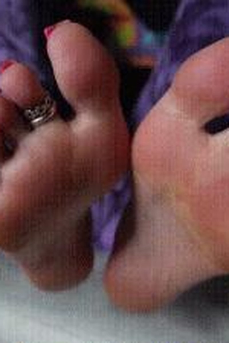 Massage & Stroke - Screenshot 1 of 4 - Foot Fetish