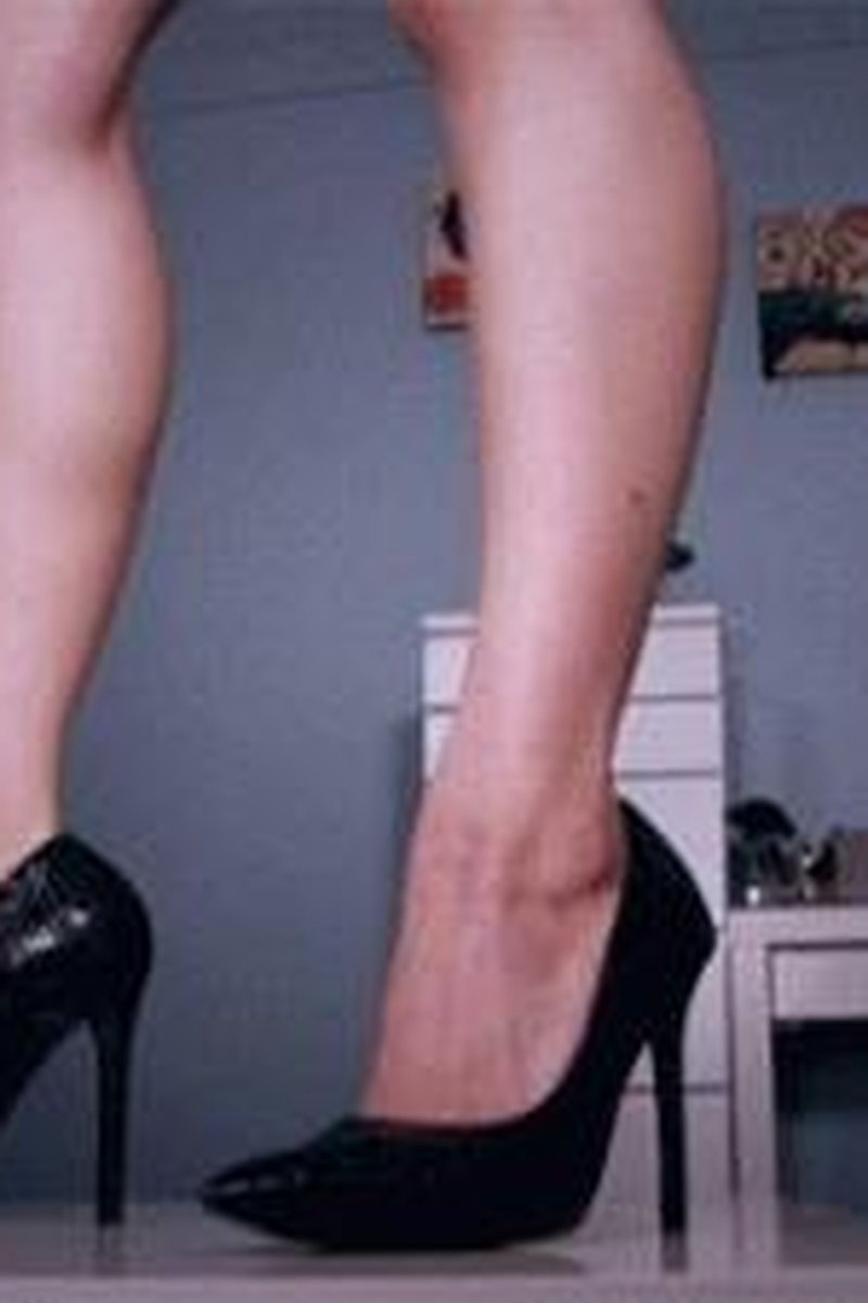 Foot Indulgence - Screenshot 1 of 4 - Foot Fetish