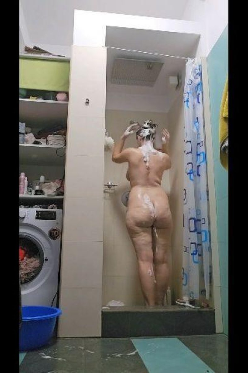 Shower Routine - Screenshot 1 of 4 - Ignore Fetish