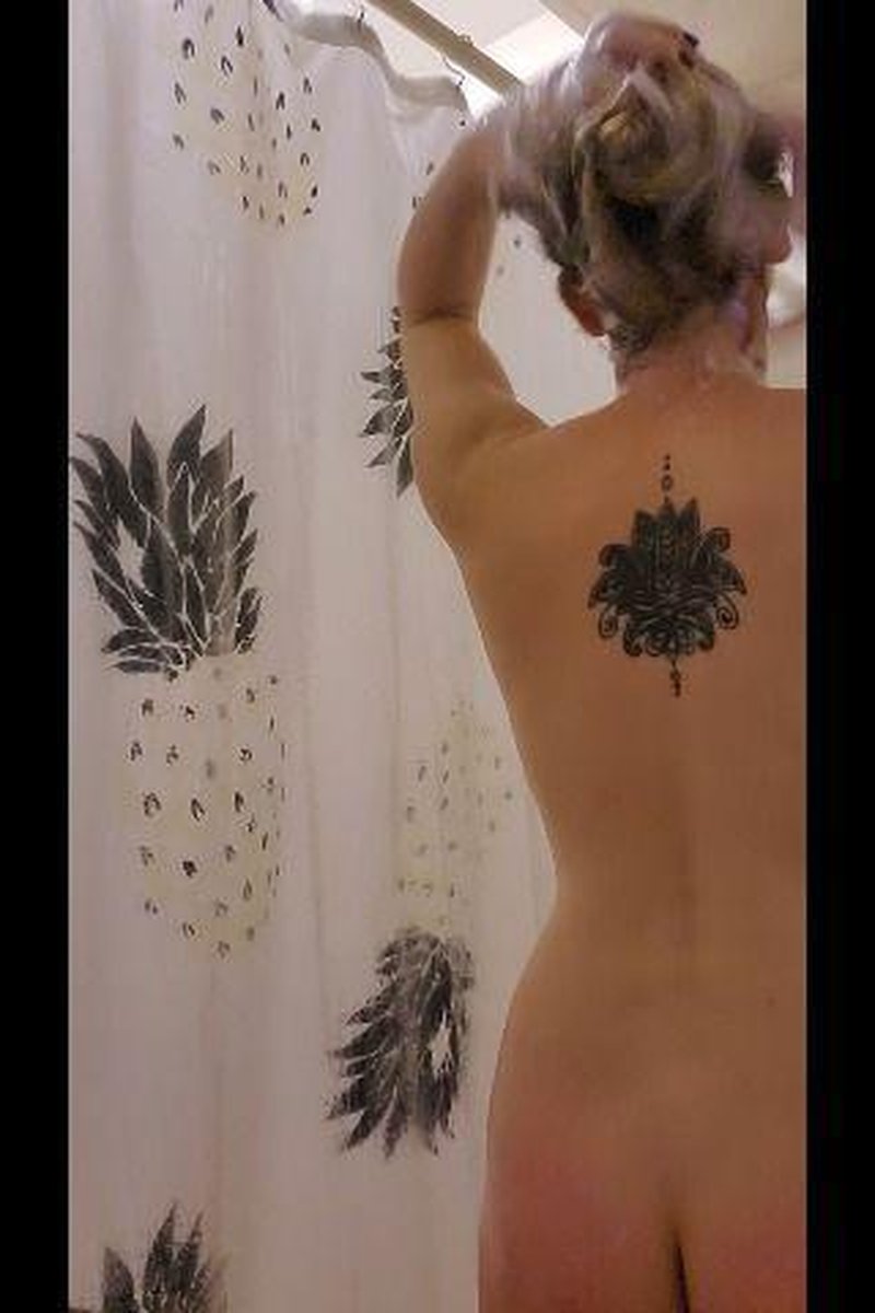 Mya Showering - Screenshot 1 of 4 - Hair Washing
