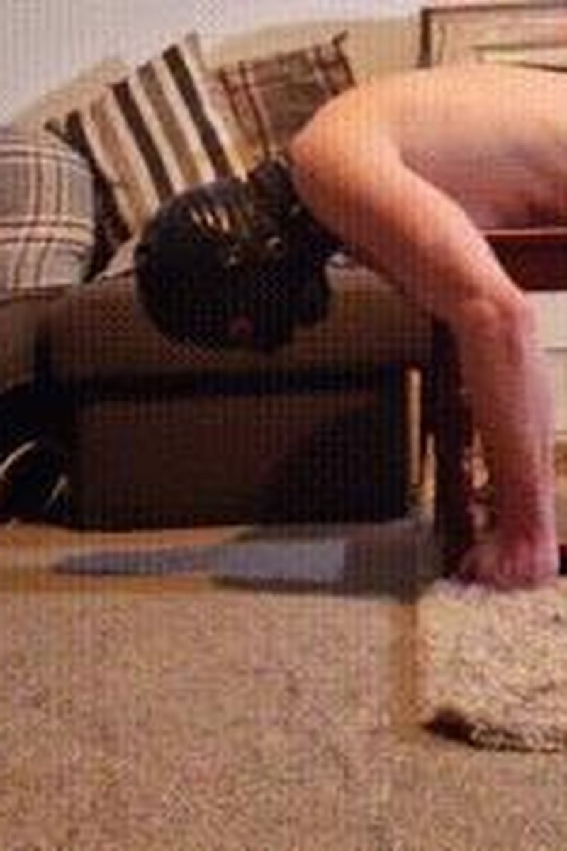 High Heels Slave - Screenshot 1 of 4 - Domination